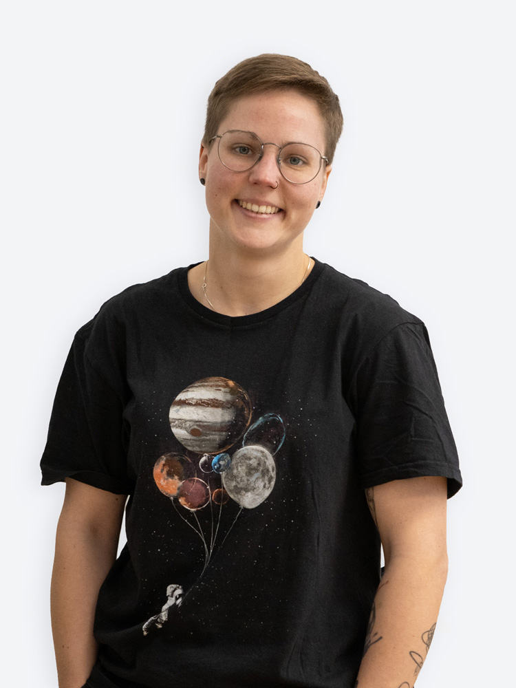 Vero Betzel
                